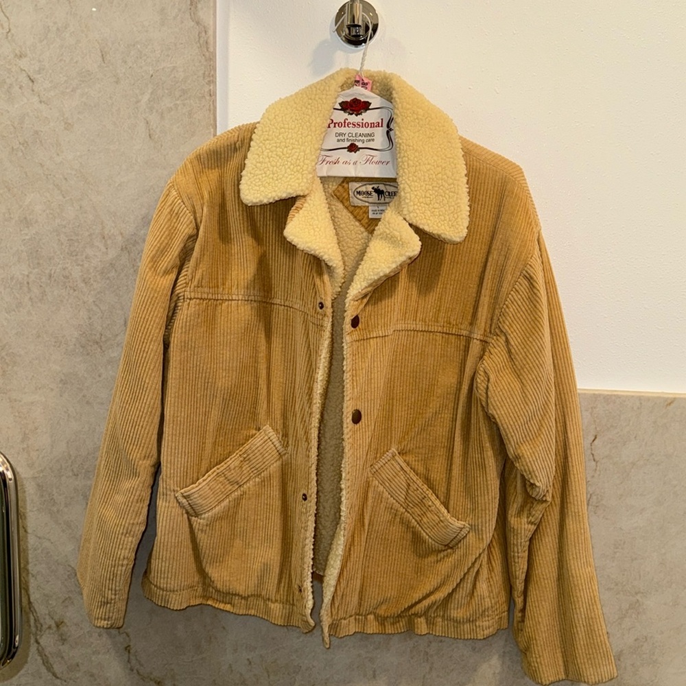 Unisex, vintage corduroy, moose creek jacket size L excellent condition